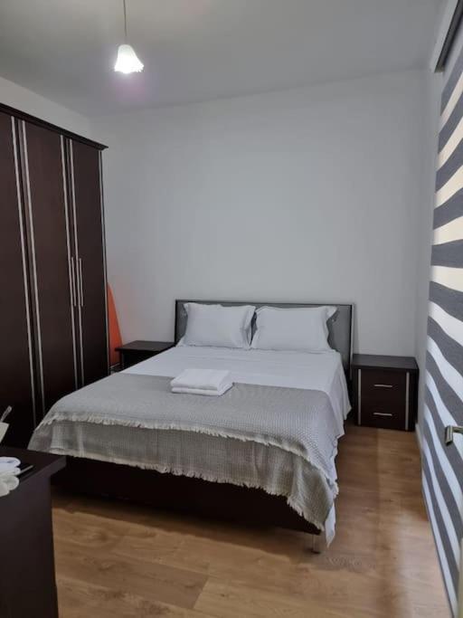 Zyli Apts, By Bunker Art 2 Museum, Tirana Bagian luar foto